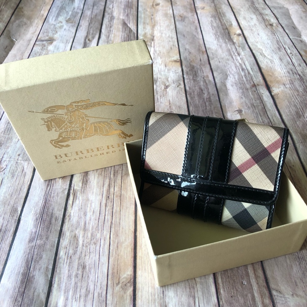 Burberry Nova check plaid patent leather wallet